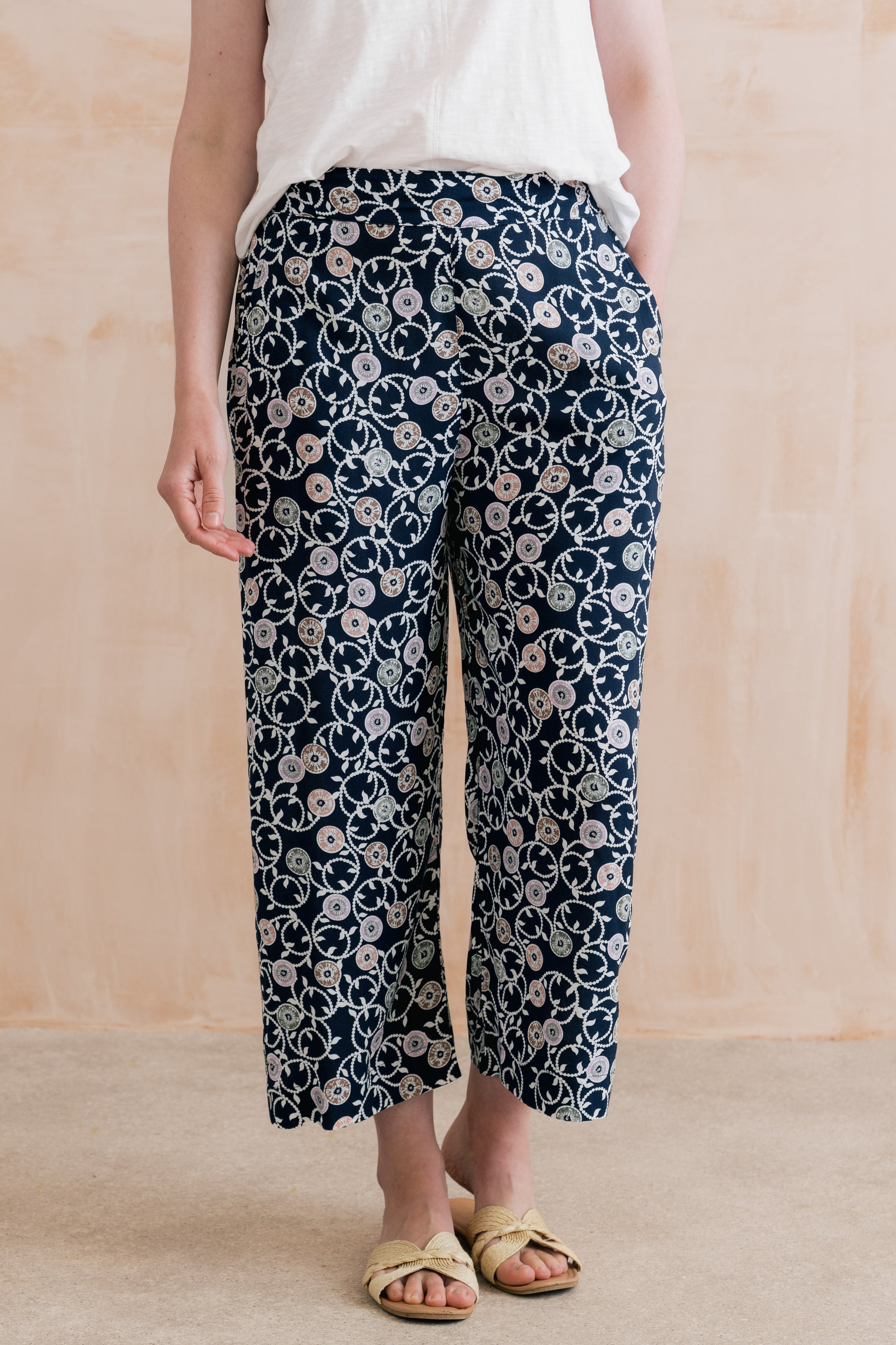 Greta Sea Holly Print Cropped Trousers