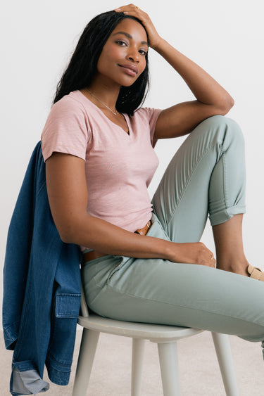 Victoria Organic Cotton V-Neck T-Shirt Soft Pink